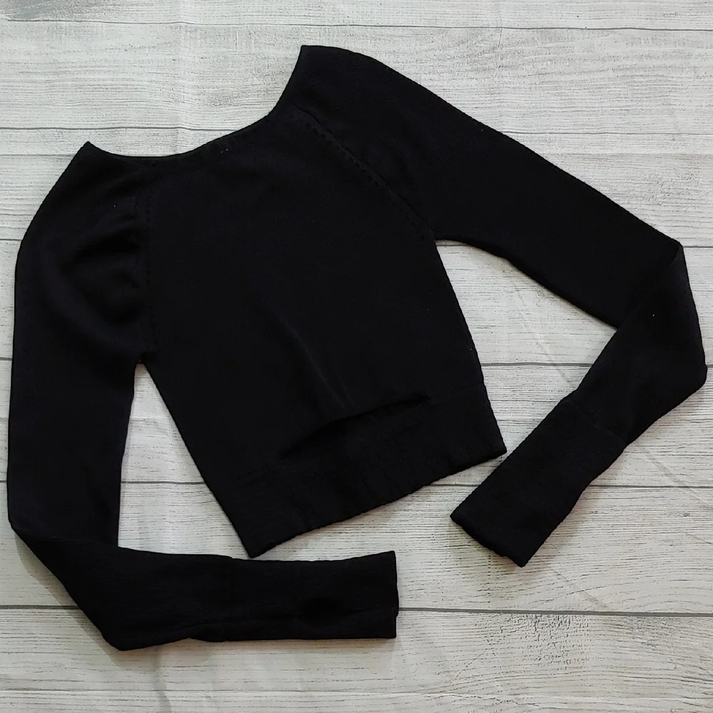 ✨ Free People Movement “Cut It Out” Long Sleeve Crop Top – Black